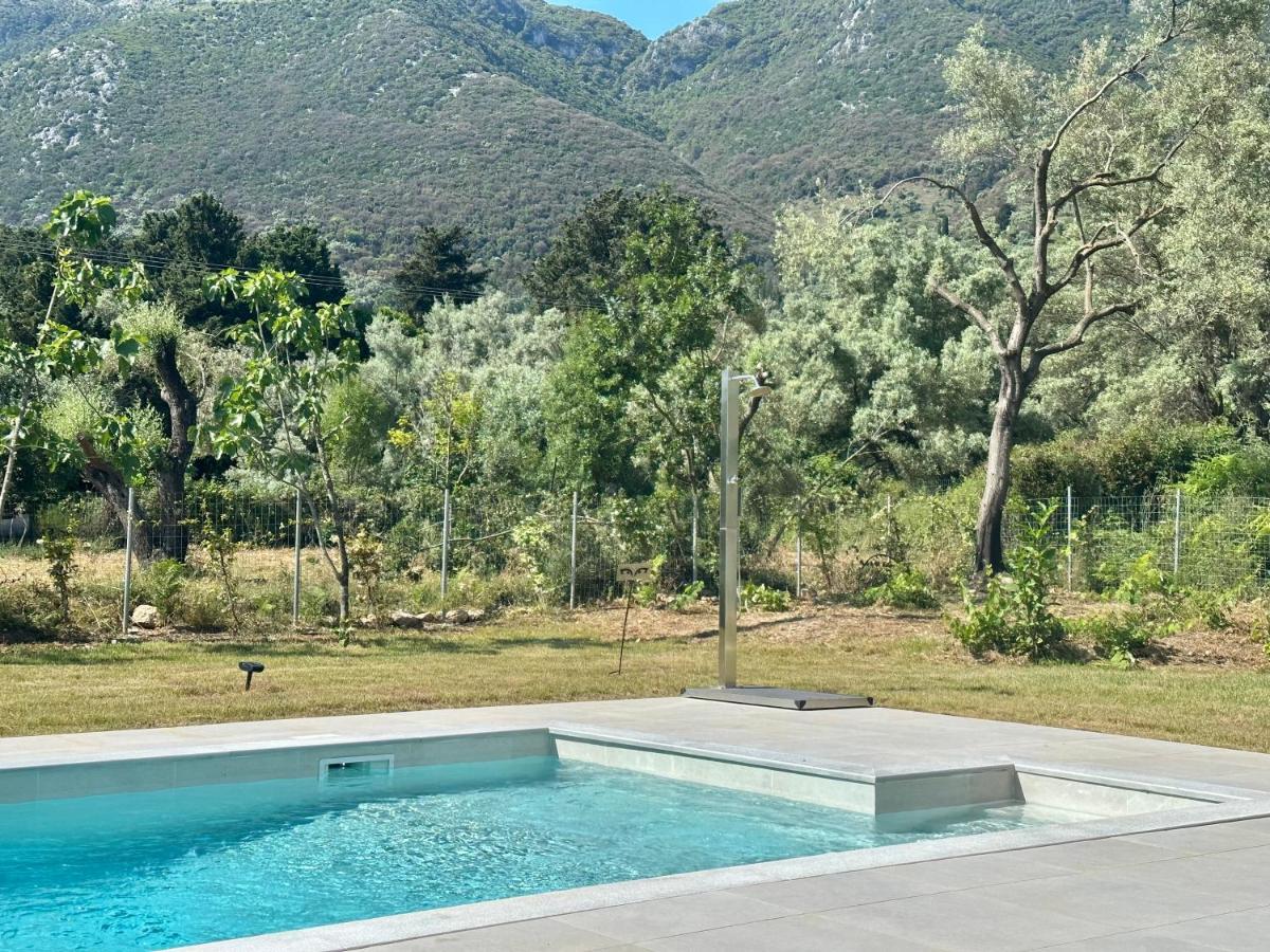 Splash Suites With Private Pools Nikiána Eksteriør bilde